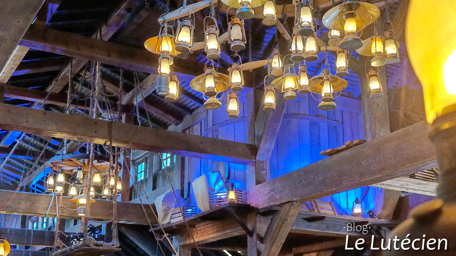 Restaurant cowboy cookout Disneyland Paris intérieur